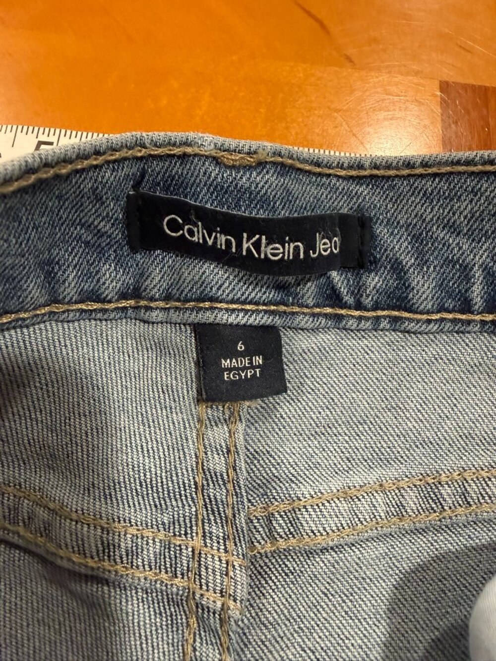 Calvin Klein Straight Leg Jeans Women’s 6 Light Wash Mid Rise Stretch Denim - Picture 8 of 10